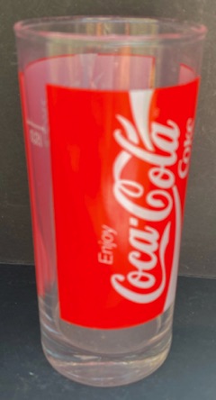 309032-7 € 3,00 coca cola glas rood wit D6 H 3,5 cm.jpeg